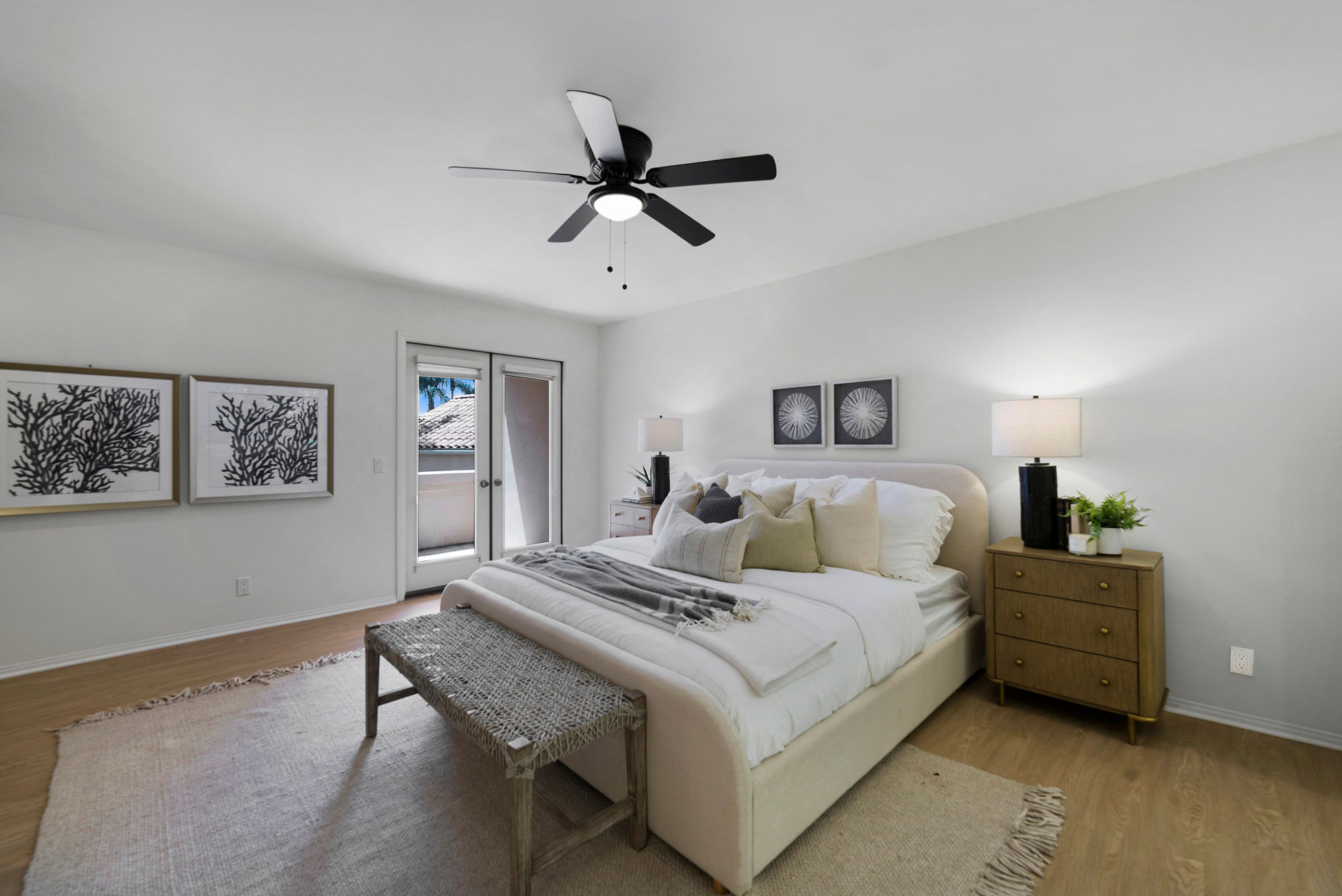 Home staging Del Mar Caminito Carmel primary suite